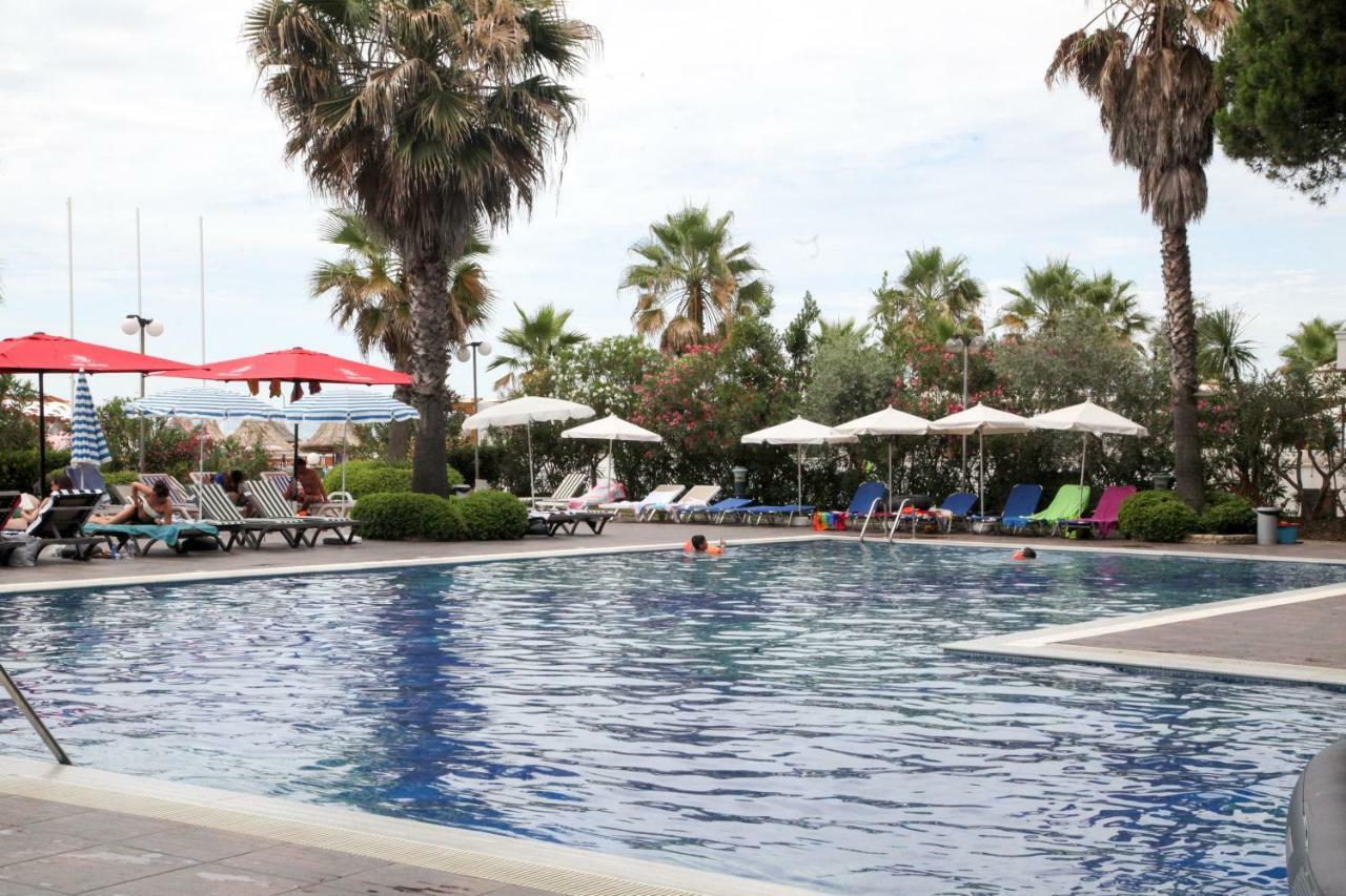 Fafa Beach Hotel Golem  Esterno foto
